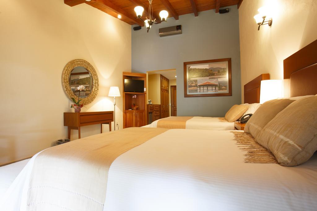 Quinta Sauz Hotell Tacámbaro de Codallos Exteriör bild
