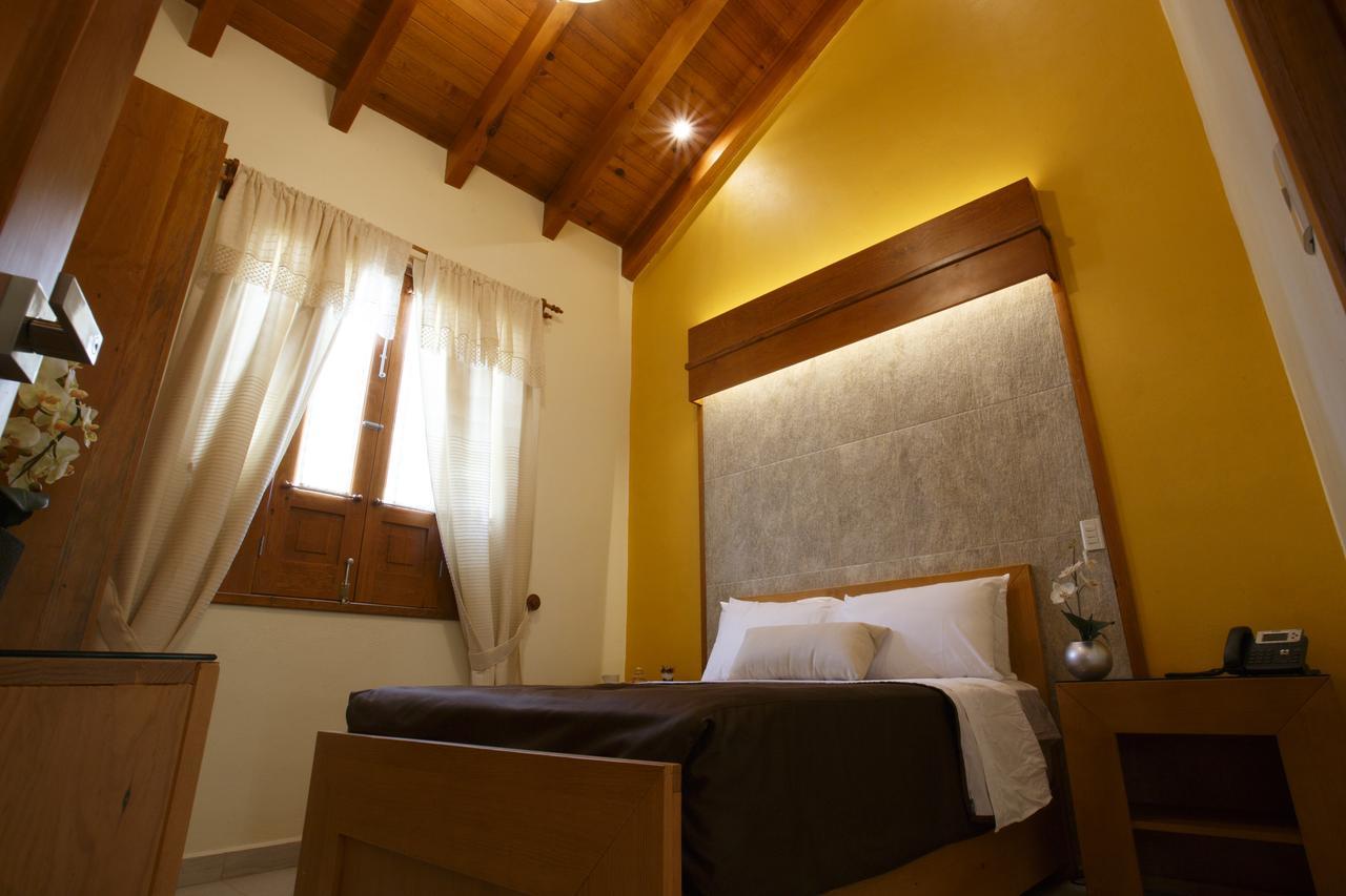 Quinta Sauz Hotell Tacámbaro de Codallos Exteriör bild